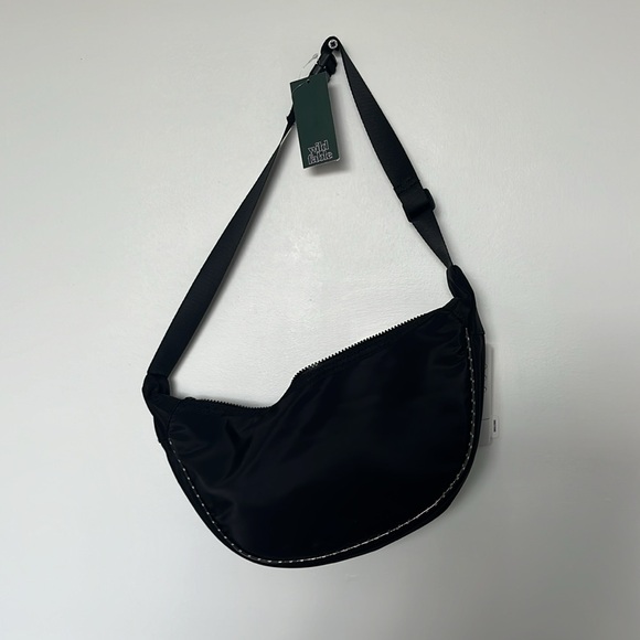 Wild Fable Target Black Crossbody Large Travel Belt Bag, NWT - Picture 1 of 6